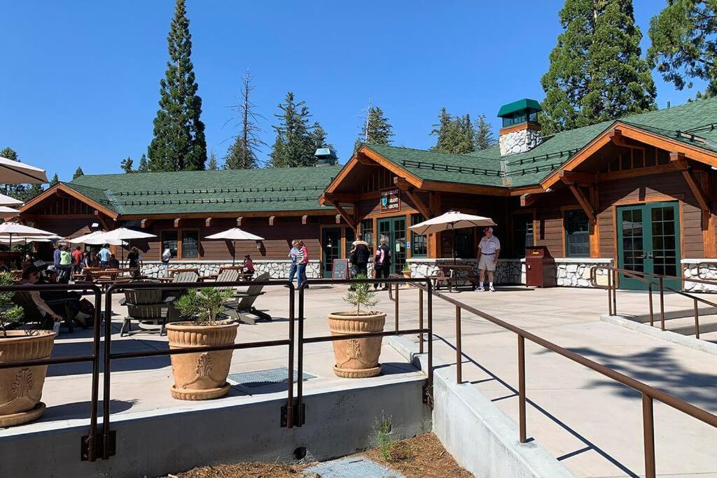 Sequoia Splendor, Inside Kings Canyon Np By Visitors Center Wilsonia Ngoại thất bức ảnh